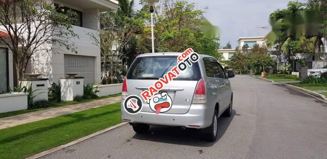 Bán Toyota Innova G đời 2011, màu bạc-0