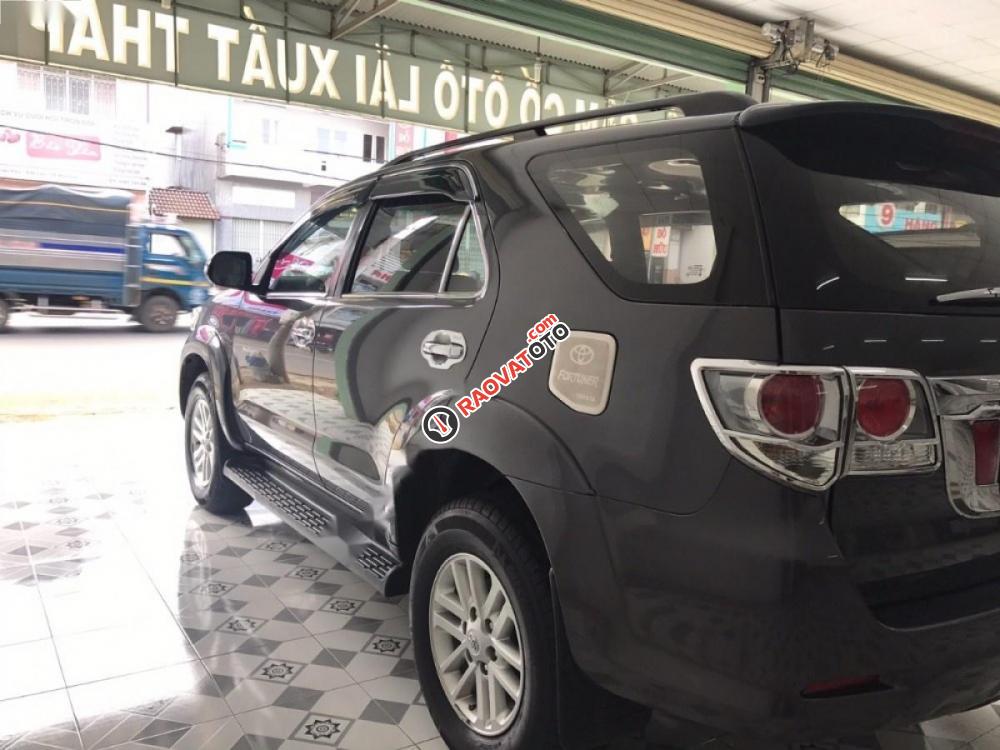 Bán xe Toyota Fortuner 2.5G 2012, màu xám-3