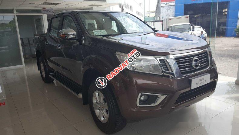 Bán ô tô Nissan Navara EL đời 2017, màu nâu-0