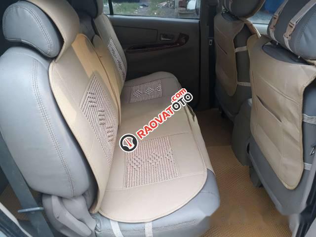 Cần bán Toyota Innova MT đời 2008, màu bạc-4