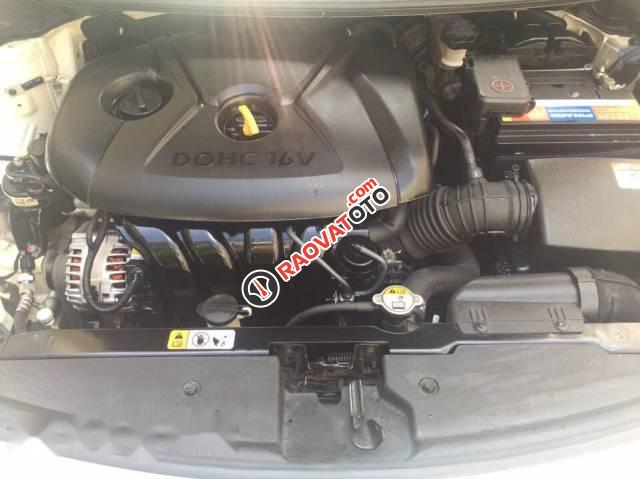 Bán Kia K3 2.0 đời 2015, màu trắng xe gia đình, giá 598tr-0