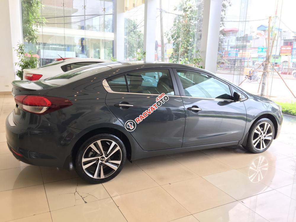 Thaco Kia Giải Phóng: Bán Kia Cerato 1.6 AT đời 2017, hỗ trợ trả góp lên tới 90%-1