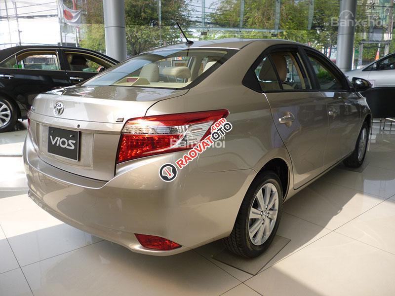 Bán Toyota Vios 1.5E số sàn, ưu đãi giá, tặng phụ kiện, hỗ trợ vay 95% giá trị xe-3