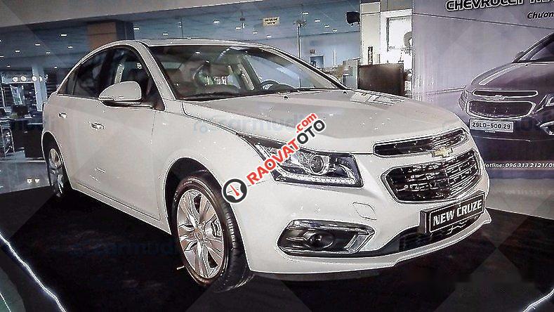 Bán xe Chevrolet Cruze đời 2017, màu trắng, giá tốt-0