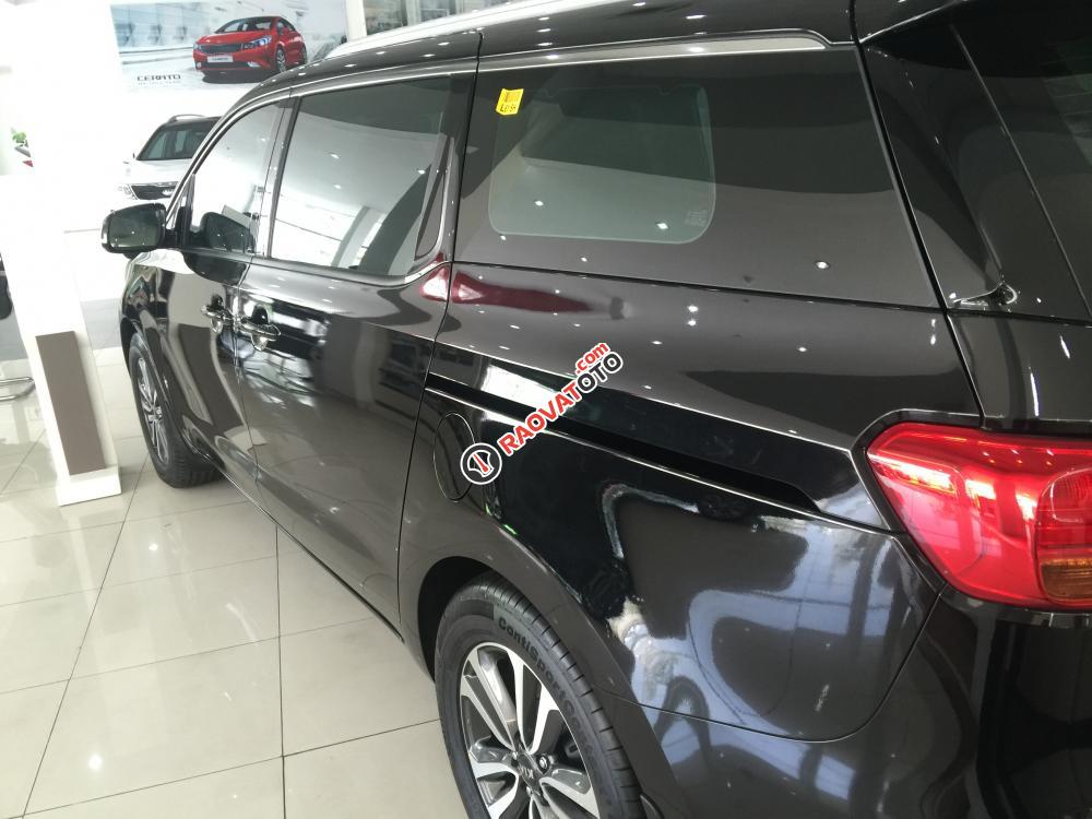 Kia Long Biên - Kia Sedona 2017, xe mới, giao xe ngay, LH Nam 0986636683-3