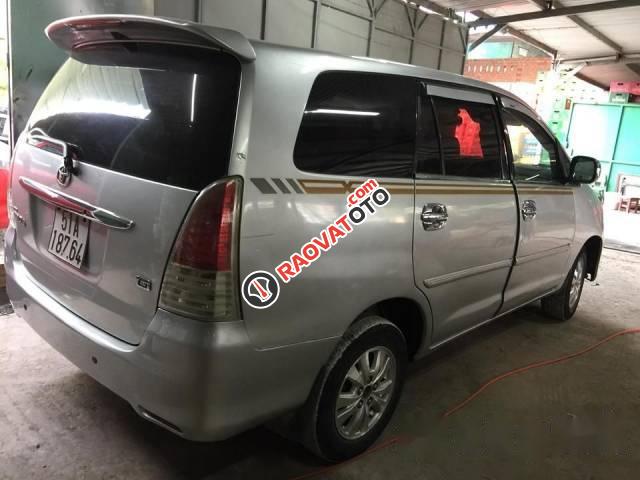 Cần bán lại xe Toyota Innova G MT sản xuất 2008, màu bạc-2