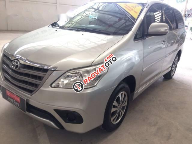 Bán xe Toyota Innova 2.0E MT đời 2016, màu bạc, 660tr-0