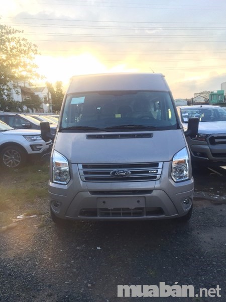 Bán xe Ford Transit năm 2017, màu bạc, nhập khẩu-0