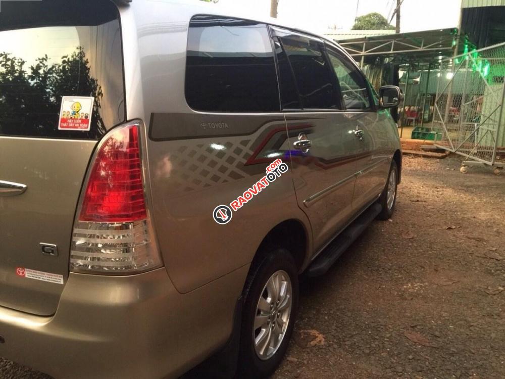 Cần bán xe Toyota Innova G 2011, màu vàng, giá chỉ 495 triệu-2