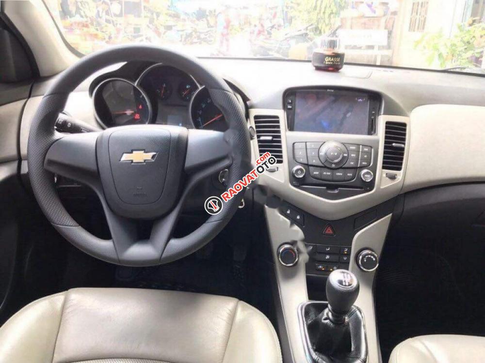 Cần bán Chevrolet Cruze năm 2011, màu đen, giá tốt-1