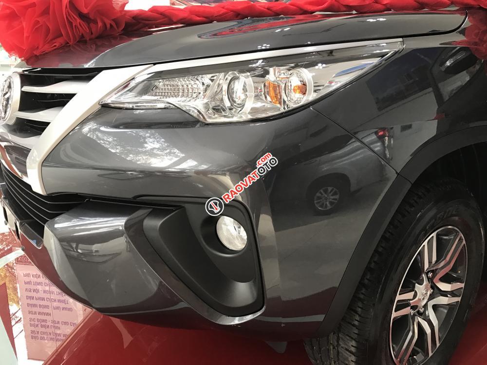 Bán xe Toyota Fortuner 2.4G đời 2017, màu xám (ghi), xe nhập-4