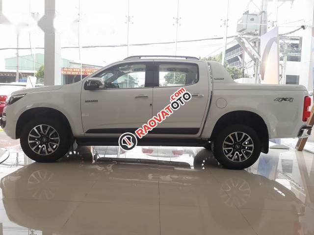 Bán Chevrolet Colorado đời 2017, màu trắng, giá 619tr-0