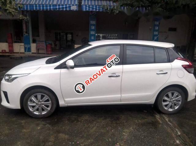 Cần bán Toyota Yaris sản xuất 2017, màu trắng giá cạnh tranh-1