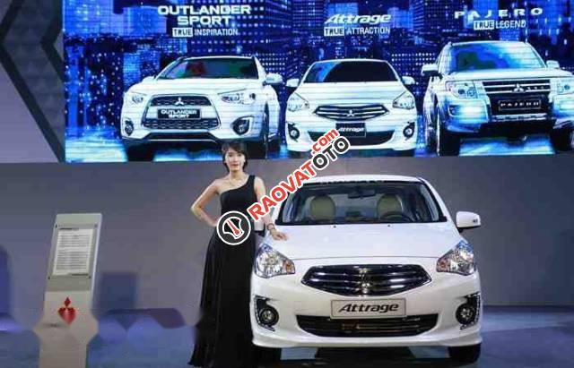 Bán xe Mitsubishi Attrage năm 2017, màu trắng, nhập khẩu nguyên chiếc-2