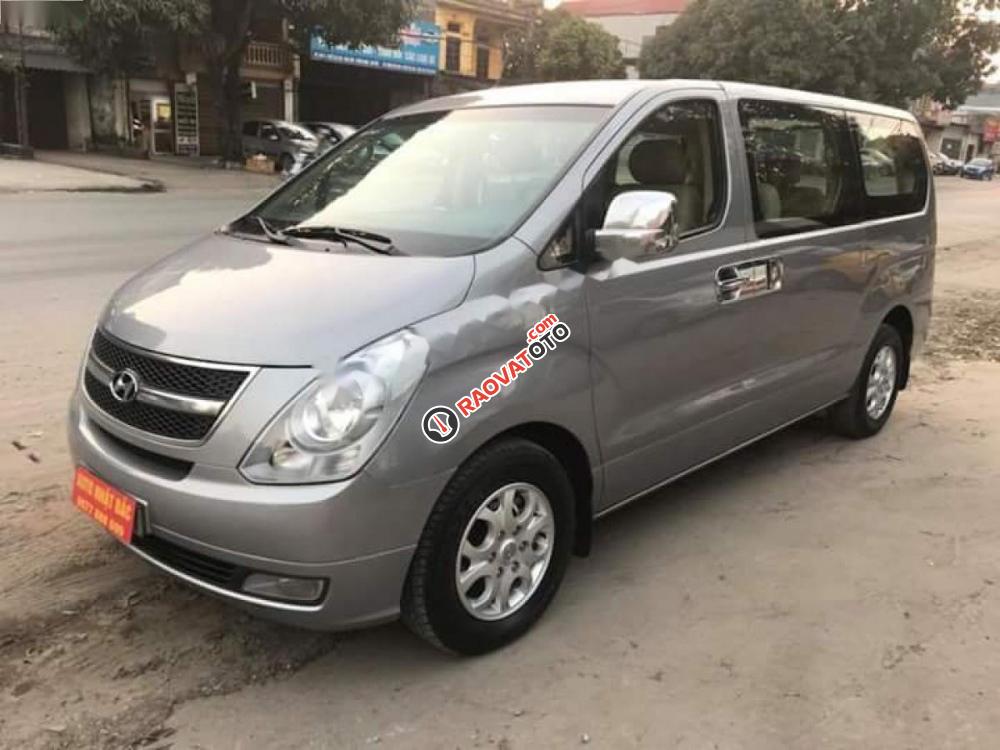 Bán ô tô Hyundai Starex sản xuất 2013, màu bạc, xe nhập số sàn, giá chỉ 750 triệu-2