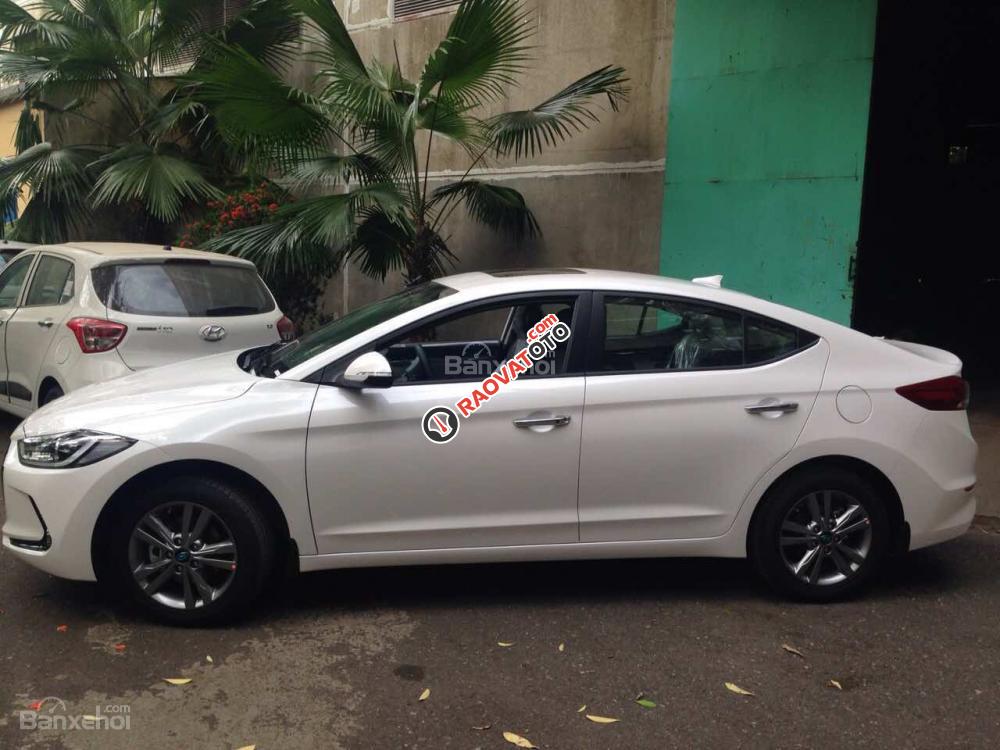 Hyundai Elantra 2017 giá từ 549 triệu. Sở hữu xe chỉ với 190 triệu, Bảo 0914.333.557-2