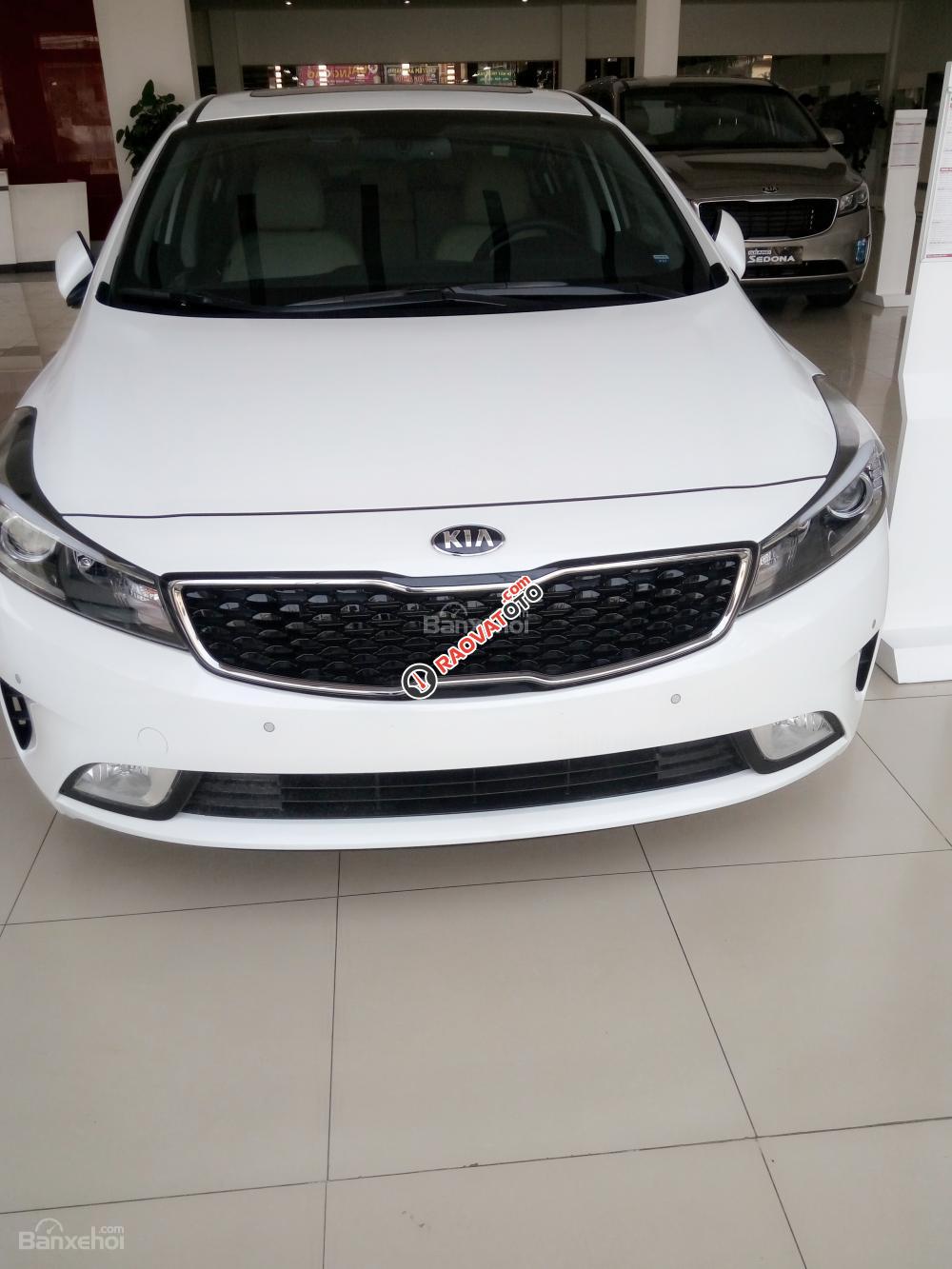 Bán xe Kia Cerato 1.6L đời 2017, hỗ trợ trả góp 90%, vay thuế trước bạ, xe giao ngay, LH: 0985793968-3