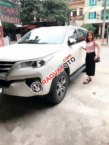 Bán Toyota Fortuner đời 2017, màu trắng như mới-0