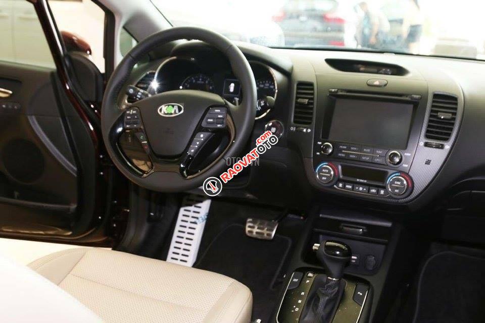 Bán Kia Cerato 1.6 AT trắng tại Hà Nội, đời 2018. Giá xe với nhiều ưu đãi, gọi ngay 0978 447 462-3