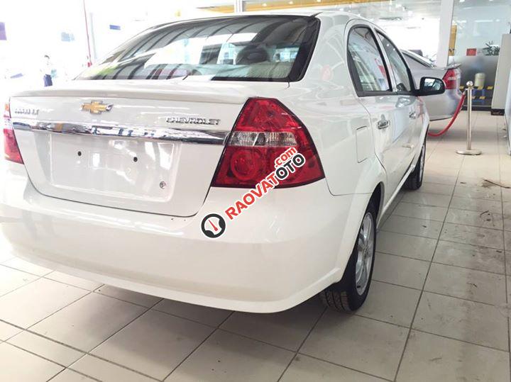 Cần bán xe Chevrolet Aveo LT đời 2017, mua trả góp 100%-3