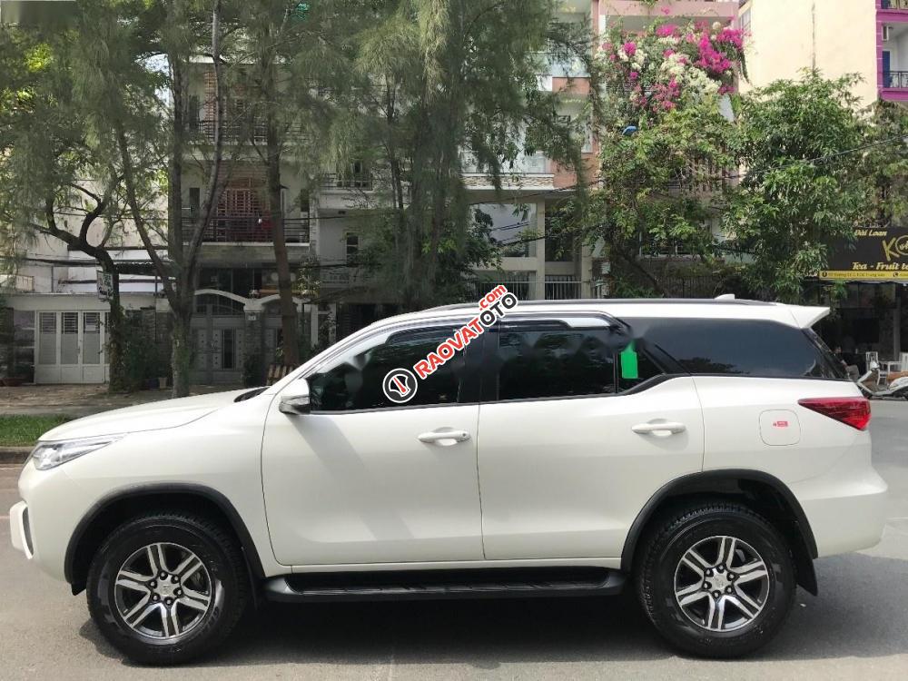 Bán ô tô Toyota Fortuner sản xuất 2017, màu trắng, nhập khẩu, xe gia đình-4