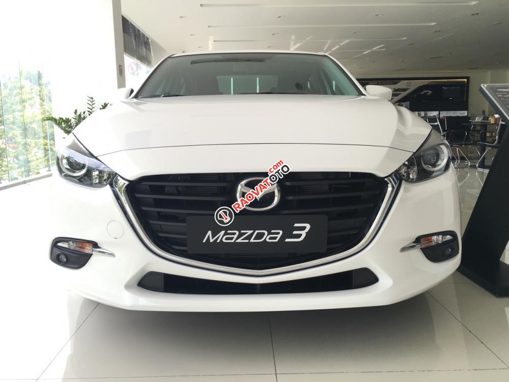 Cần bán xe Mazda 3 sản xuất 2017, màu trắng, 659tr-0