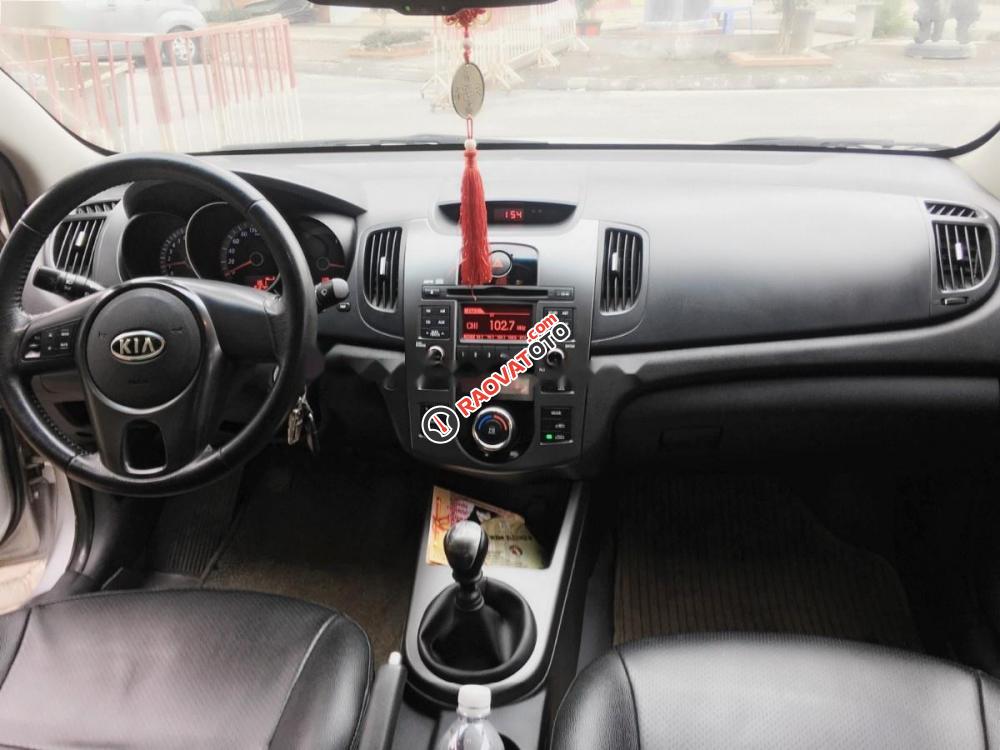 Cần bán gấp Kia Cerato đời 2010, màu bạc, nhập khẩu nguyên chiếc số sàn-2