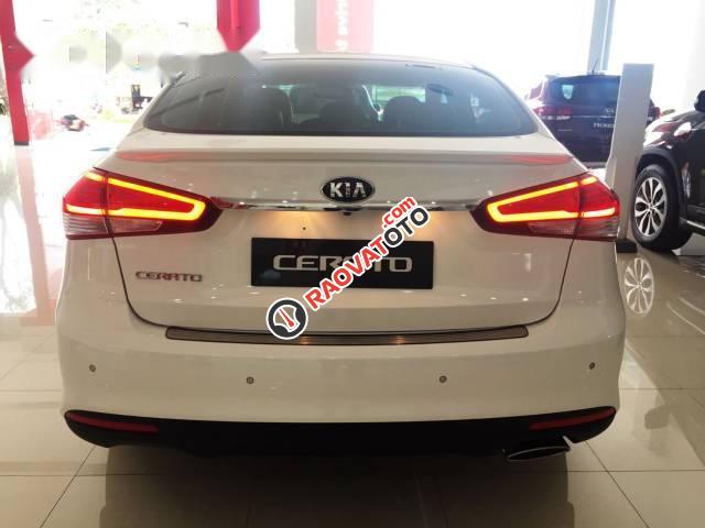 Cần bán Kia Cerato đời 2017, màu trắng, 569tr-4