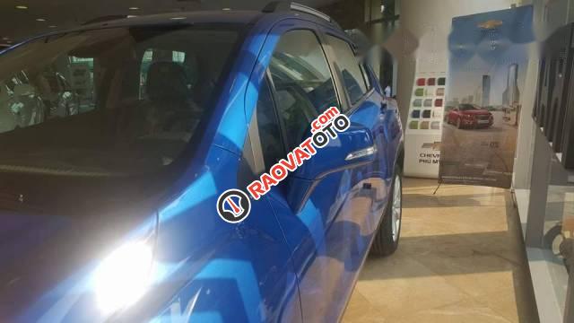 Cần bán xe Chevrolet Trax đời 2017, màu xanh lam, giá 769tr-1