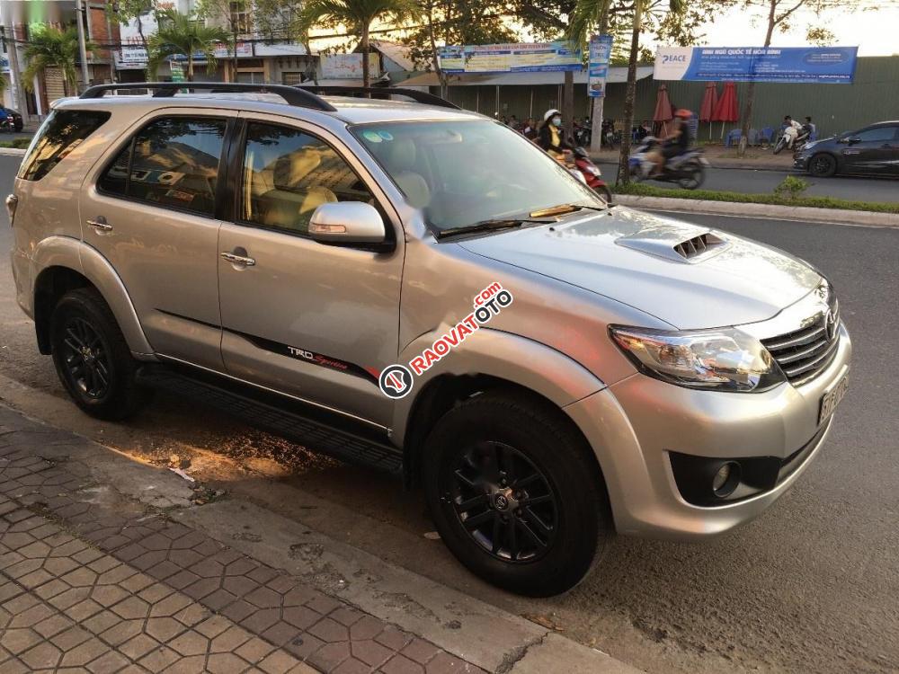 Cần bán lại xe Toyota Fortuner 2.5G đời 2015, màu bạc đã đi 40000km, 860 triệu-1