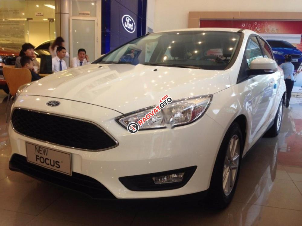 Cần bán xe Ford Focus Trend đời 2017, màu trắng-6