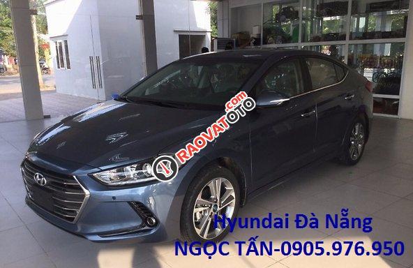 Cần bán xe Hyundai Elantra đời 2018, màu xanh lam, số sàn, liên hệ để nhận được CTKM mới nhất: 0905.976.950-0