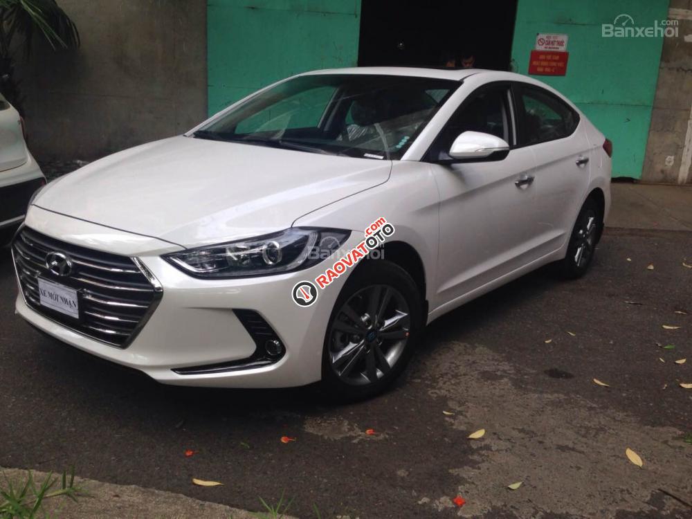 Hyundai Elantra 2017 giá từ 549 triệu. Sở hữu xe chỉ với 190 triệu, Bảo 0914.333.557-9