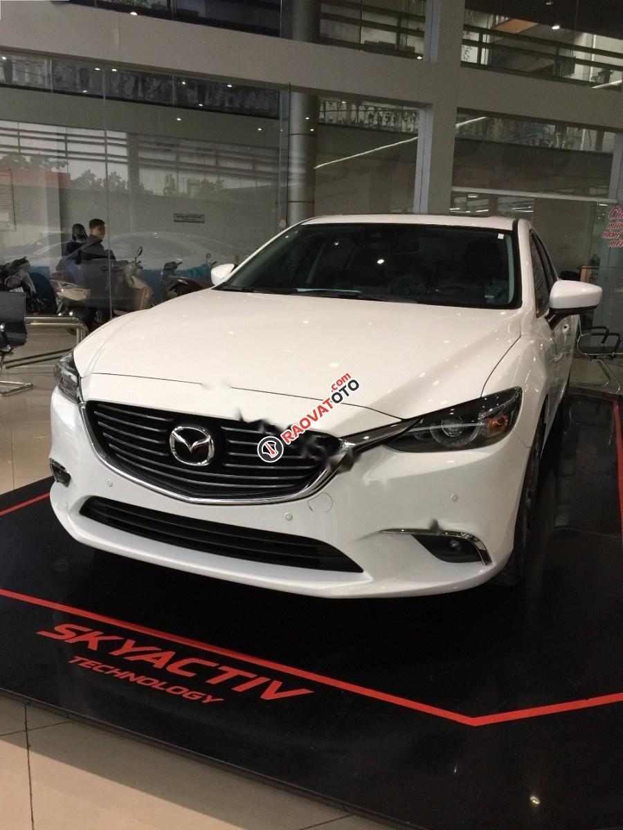 Bán xe Mazda 6 2.0L Premium đời 2017, màu trắng giá cạnh tranh-4