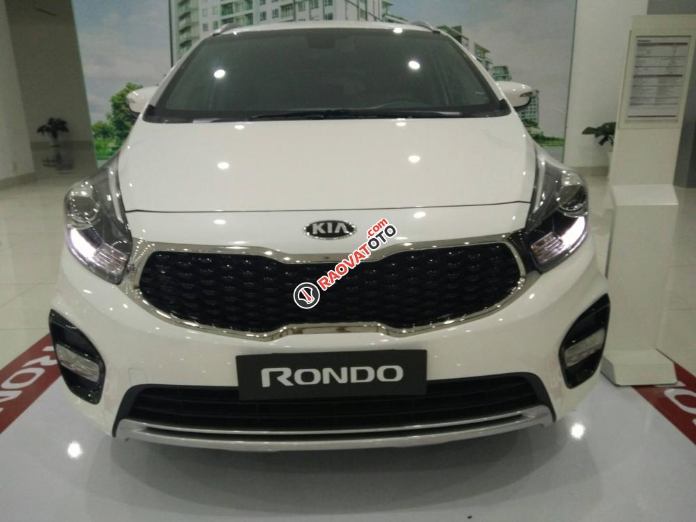 Siêu khuyến mãi cuối năm! Kia Rondo GAT 7 chỗ giá chỉ còn 679 triệu. Hotline: Tâm 0938.805.635-0