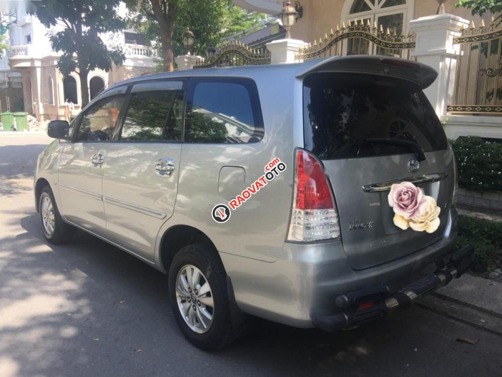 Cần bán Toyota Innova G sản xuất 2010, màu bạc, giá chỉ 448 triệu-2