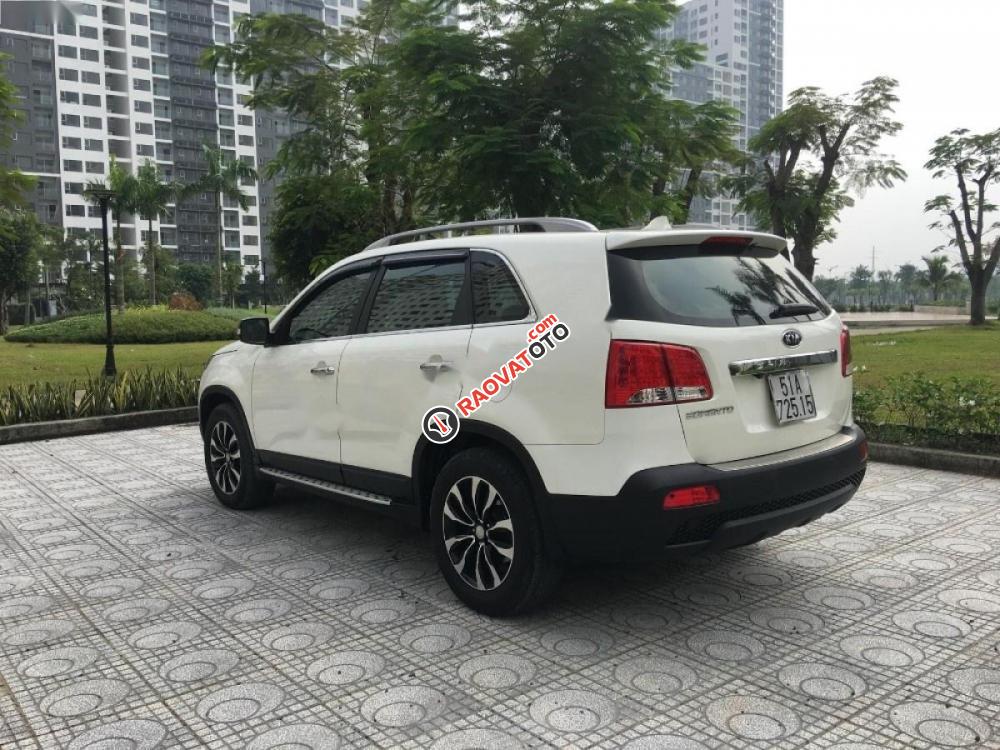 Cần bán xe Kia Sorento đời 2013, màu trắng còn mới, giá chỉ 690 triệu-6