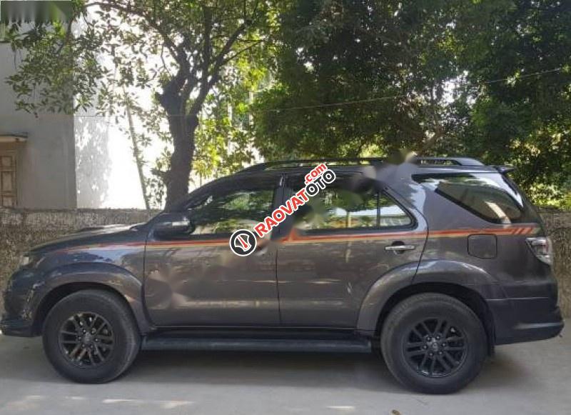 Cần bán lại xe Toyota Fortuner 2.5G đời 2014, màu xám số sàn, giá cạnh tranh-3