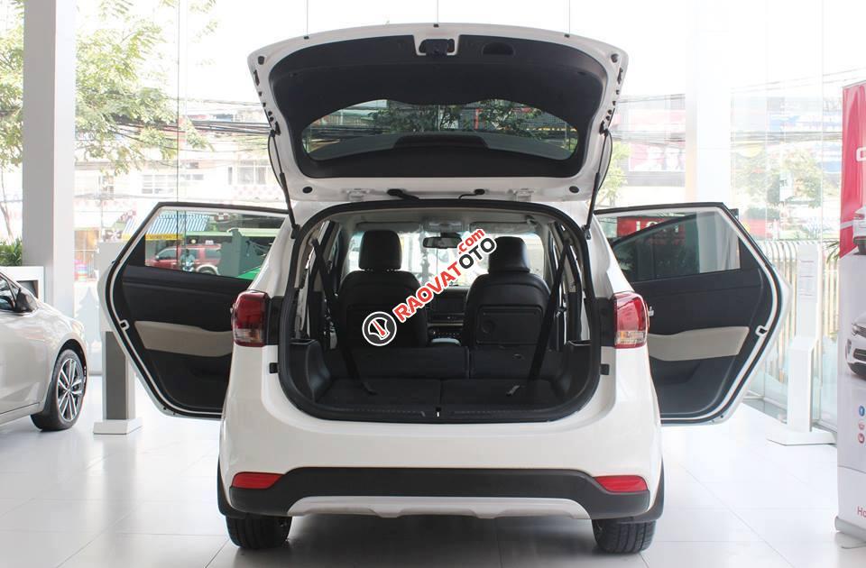 Siêu khuyến mãi cuối năm! Kia Rondo GAT 7 chỗ giá chỉ còn 679 triệu. Hotline: Tâm 0938.805.635-6