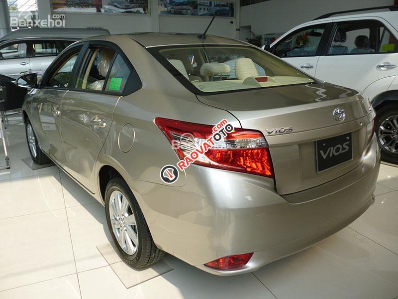 Bán Toyota Vios 1.5E số sàn, ưu đãi giá, tặng phụ kiện, hỗ trợ vay 95% giá trị xe-1