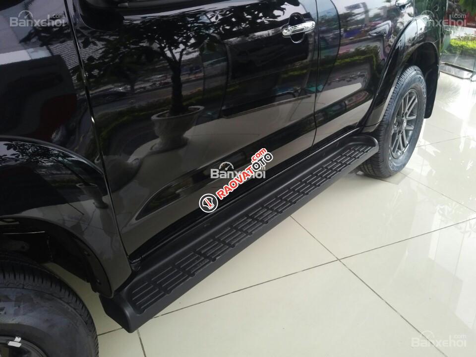 Toyota Fortuner 2017 màu đen - Hỗ trợ mua xe trả góp, thủ tục nhanh gọn/ Hotline: 0973.306.136-24