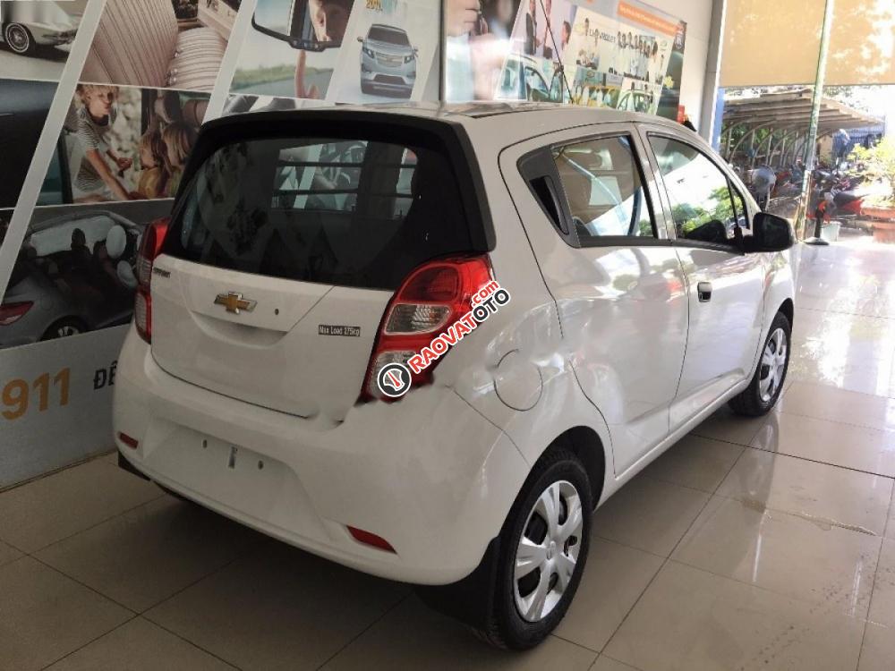 Bán xe Chevrolet Spark Duo Van 1.2 MT 2018, màu trắng-2