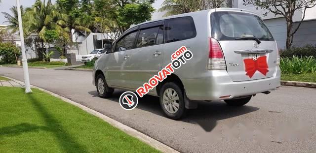 Bán Toyota Innova G đời 2011, màu bạc-1