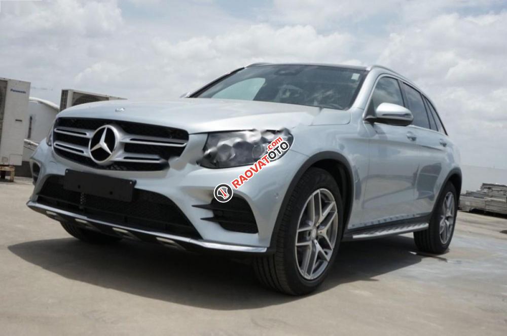 Cần bán xe Mercedes GLC 300 4Matic năm 2017, màu bạc-3