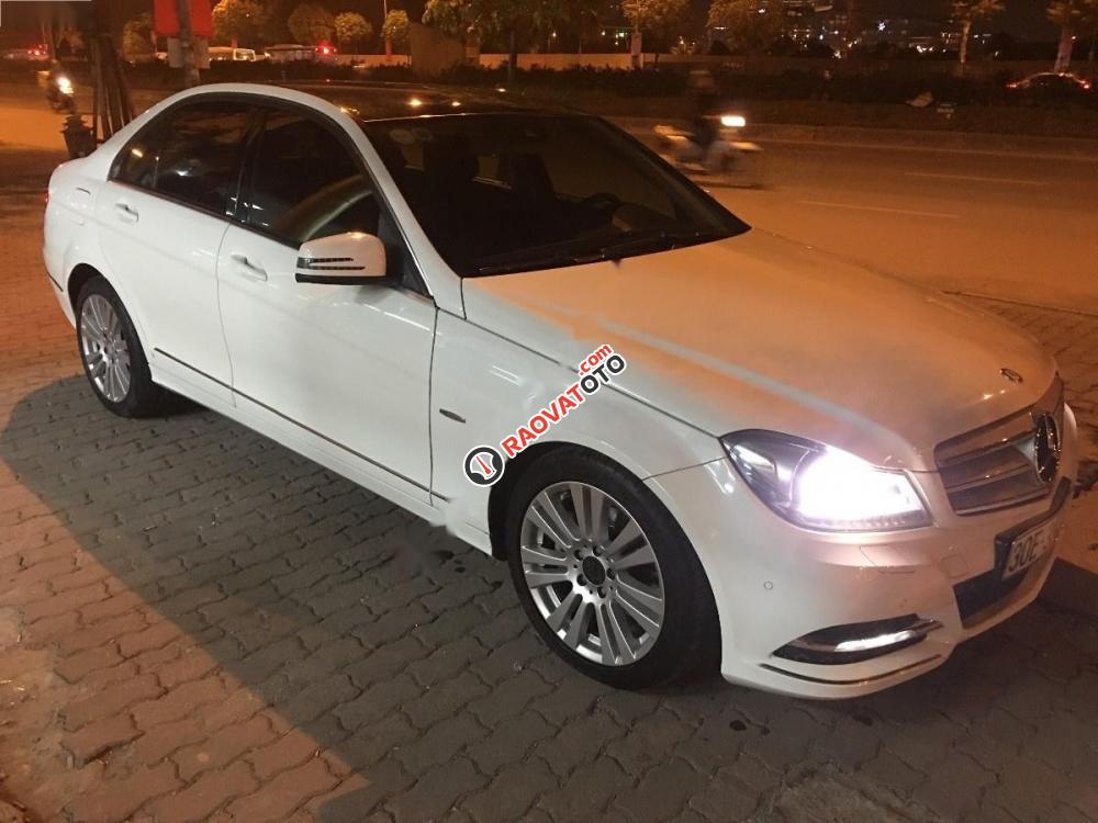 Cần bán xe Mercedes C250 đời 2011, màu trắng-9