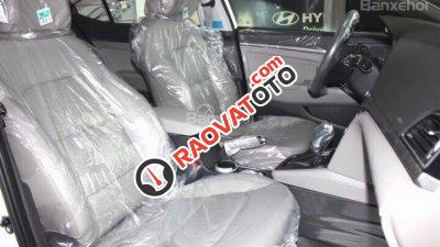 Bán xe Hyundai Elantra đời 2016, màu trắng, giá cạnh tranh - LH: 0938107556-3