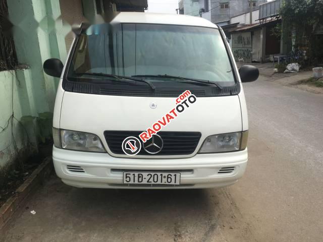 Cần bán gấp Mercedes MT đời 2001-2