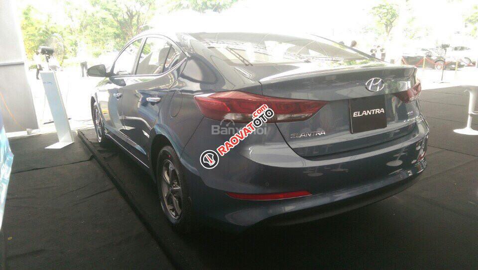Hyundai Elantra 1.6 MT 2017, màu xanh đá, giá 659 triệu bao gồm lăn bánh. Cam kết giá tốt, LH Hương: 0902.608.293-11