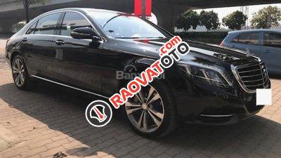 Cần bán Mercedes S500 năm 2015, màu đen xe rất đẹp-2