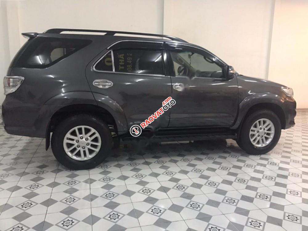 Bán xe Toyota Fortuner 2.5G 2012, màu xám-0